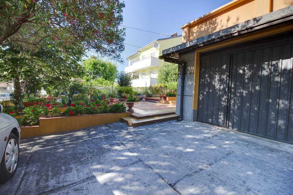 Apartment Oleander Mali Lošinj Exterior foto